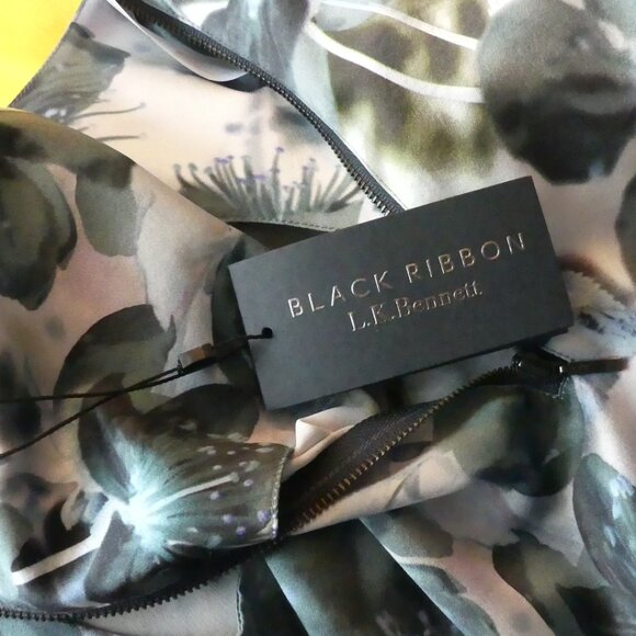 LK Bennett Black Ribbon Zanetta Blossom Garden Print Silk Blouse Top USA Size 4 - Picture 12 of 15